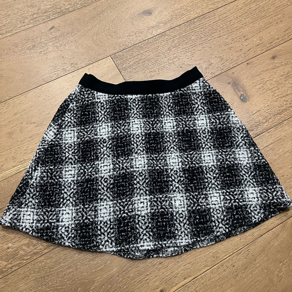 BCBG tweed skirt